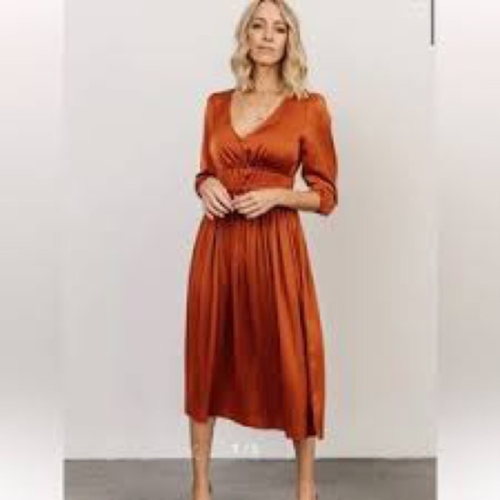 Gabriella Satin MIDI Dress Spice Size M